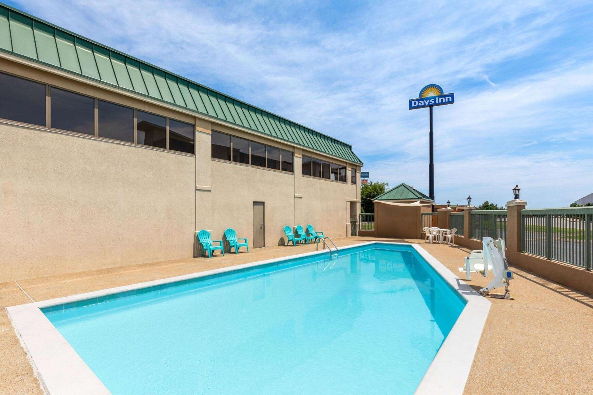 Days Inn By Wyndham Clarksville North Exit 4 Exterior foto